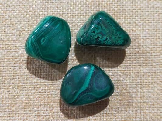 canto rodado de malaquita