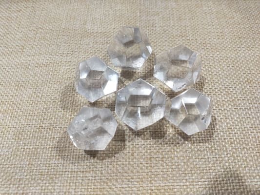 dodecaedro de cuarzo cristal de roca