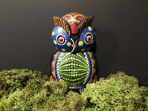 Búho madera pequeño 13'5x9 henna..