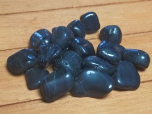 canto rodado de turmalina negra 1x1'5cm