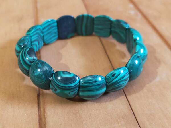 pulsera mineral natural de cabujones de malaquita
